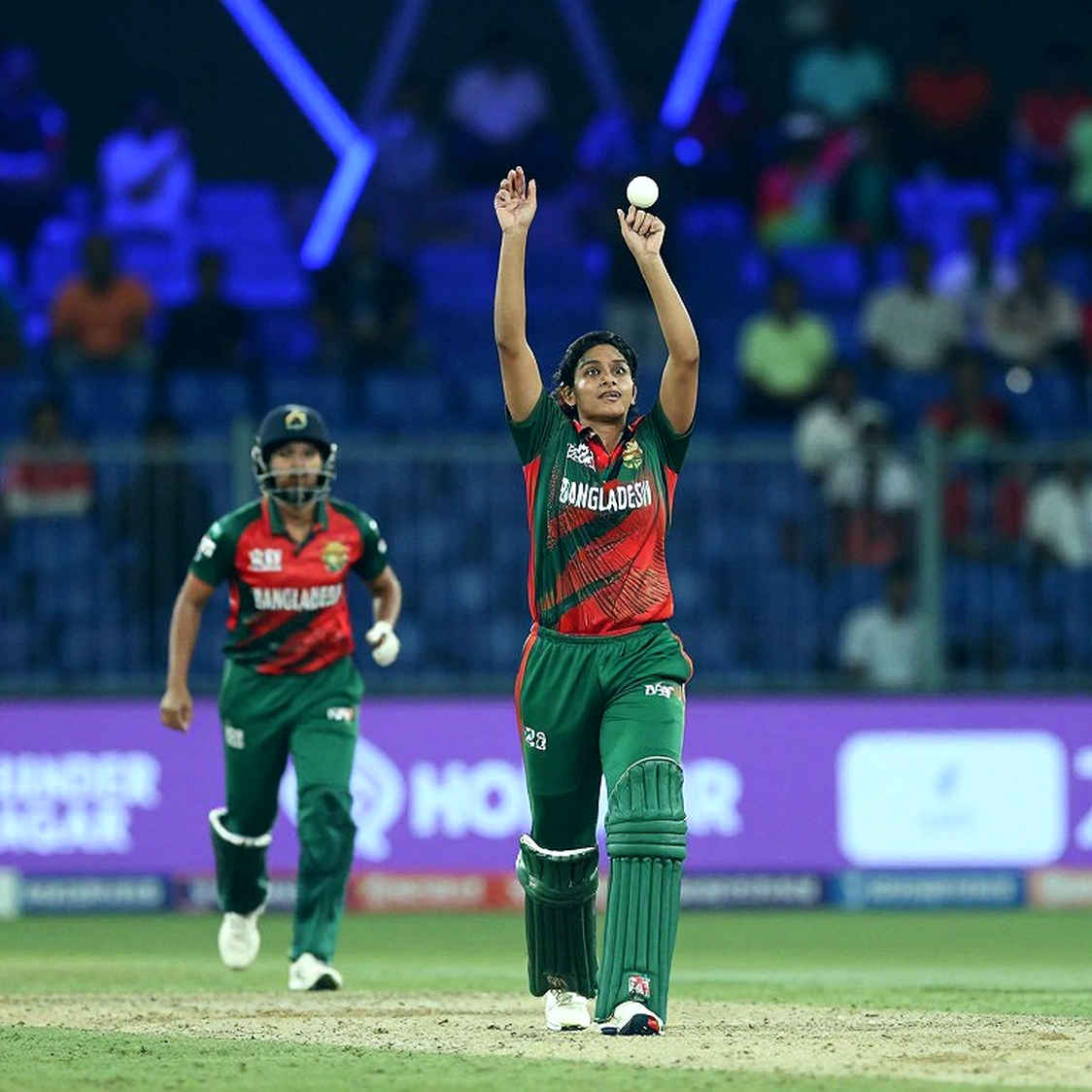 যিনি বিল দেন, অধিনায়ক তিনিই বাছবেন: ১৯৭৭-এর প্যাকার নজির থেকে ১৯৮৫-এর গাভাস্কার মিডিয়া-নির্দেশ