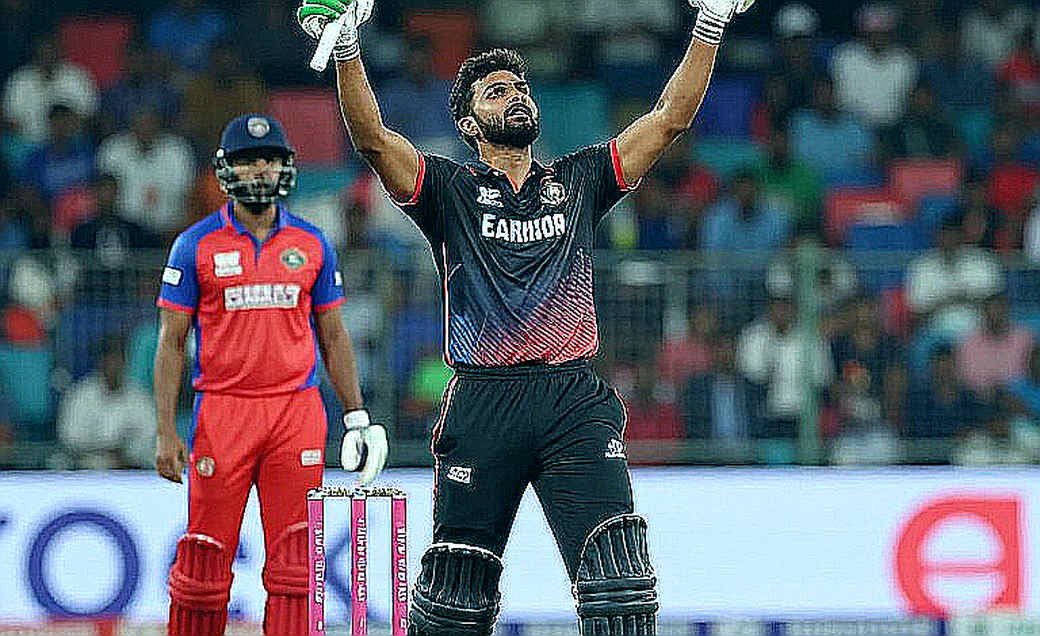 রাওয়ালপিন্ডির ফ্ল্যাট ডেকে সলমানের সেঞ্চুরি: যে ইনিংসটি টেস্টের প্রশ্নের উত্তর নয়