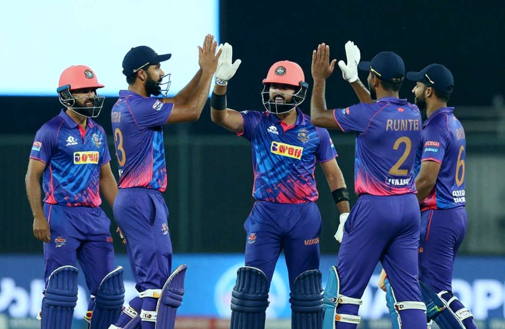 ২১তম ওভারের হ্যান্ডঅফ: দুবাই ফাইনালে বাংলাদেশের ২২২ কোথায় ভাঙল