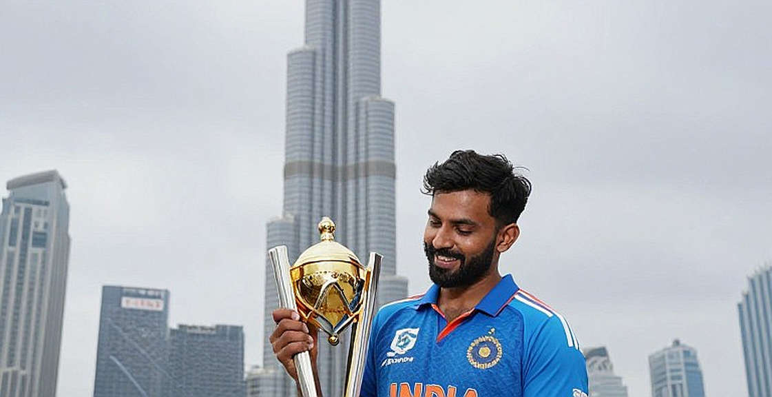 খালি ফ্রেমের ক্রিকেট: তথ্যশৃঙ্খল ভেঙে পড়লে কী শেখে ৫৯ বছরের চোখ